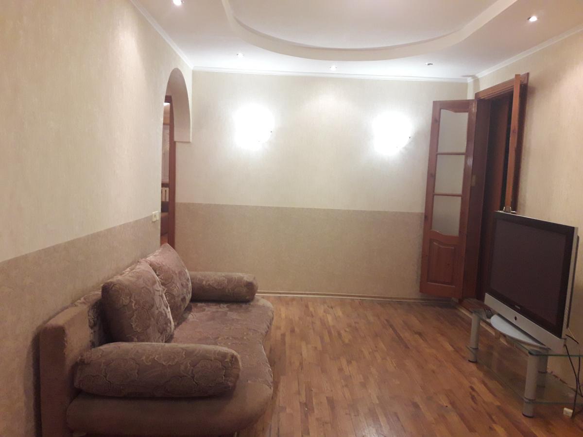 Appartment Near M. 23 Serpnya Kharkiv Exterior photo