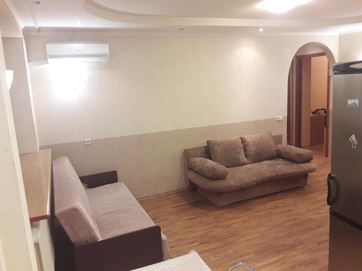 Appartment Near M. 23 Serpnya Kharkiv Exterior photo